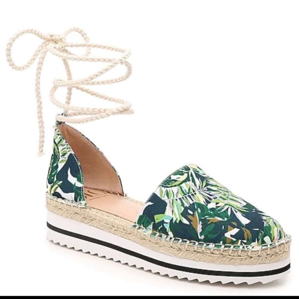 NWOB JLO Green Tropical Jungle Larenn Espadrille